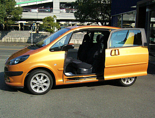 中古車「１００７　１．６」が仲間入り