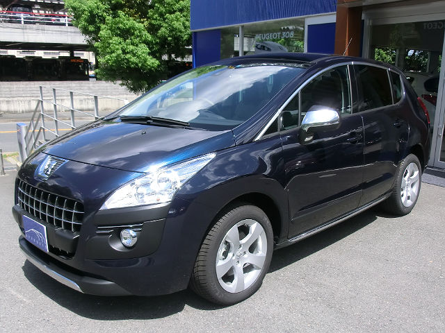 中古車「 ３００８　Ｐｒｅｍｉｕｍ 」が仲間入り