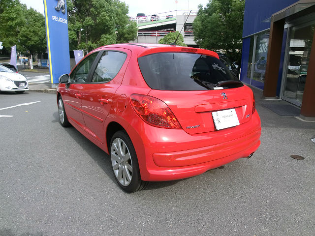 中古車「 ２０７ フェリーヌ 」が仲間入り