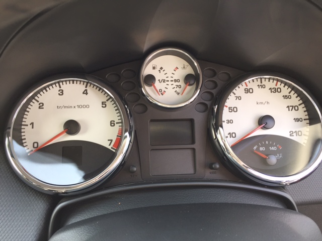 いい色の中古車が入りましたー☆