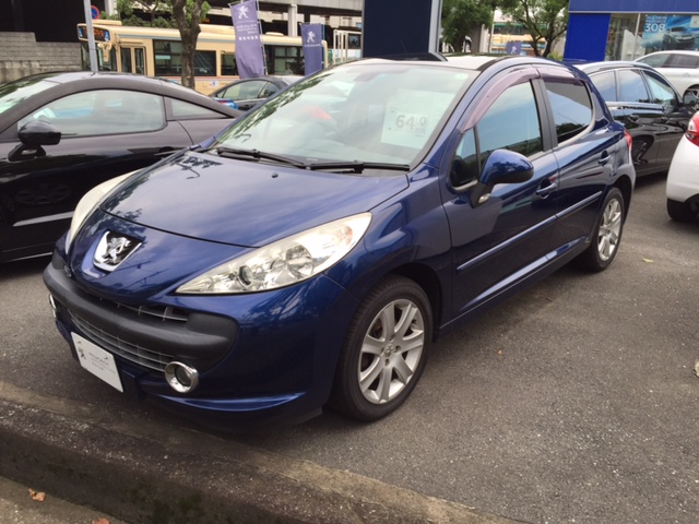いい色の中古車が入りましたー☆
