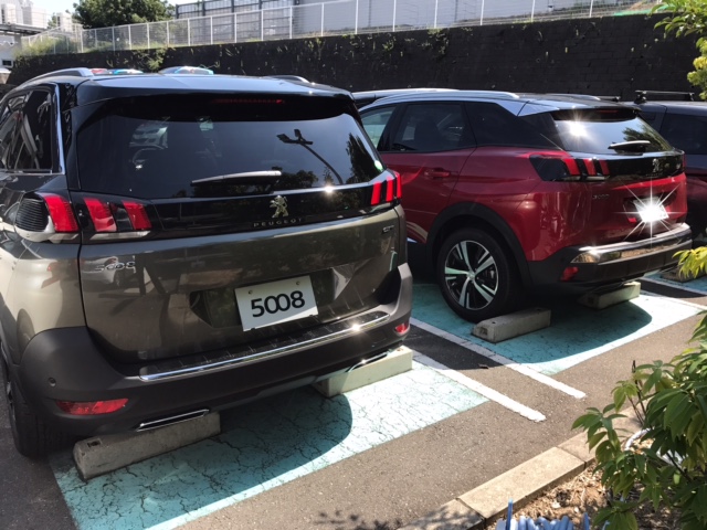 ☆ついにNEW SUV PEUGEOT 5008がやってまいりました！☆