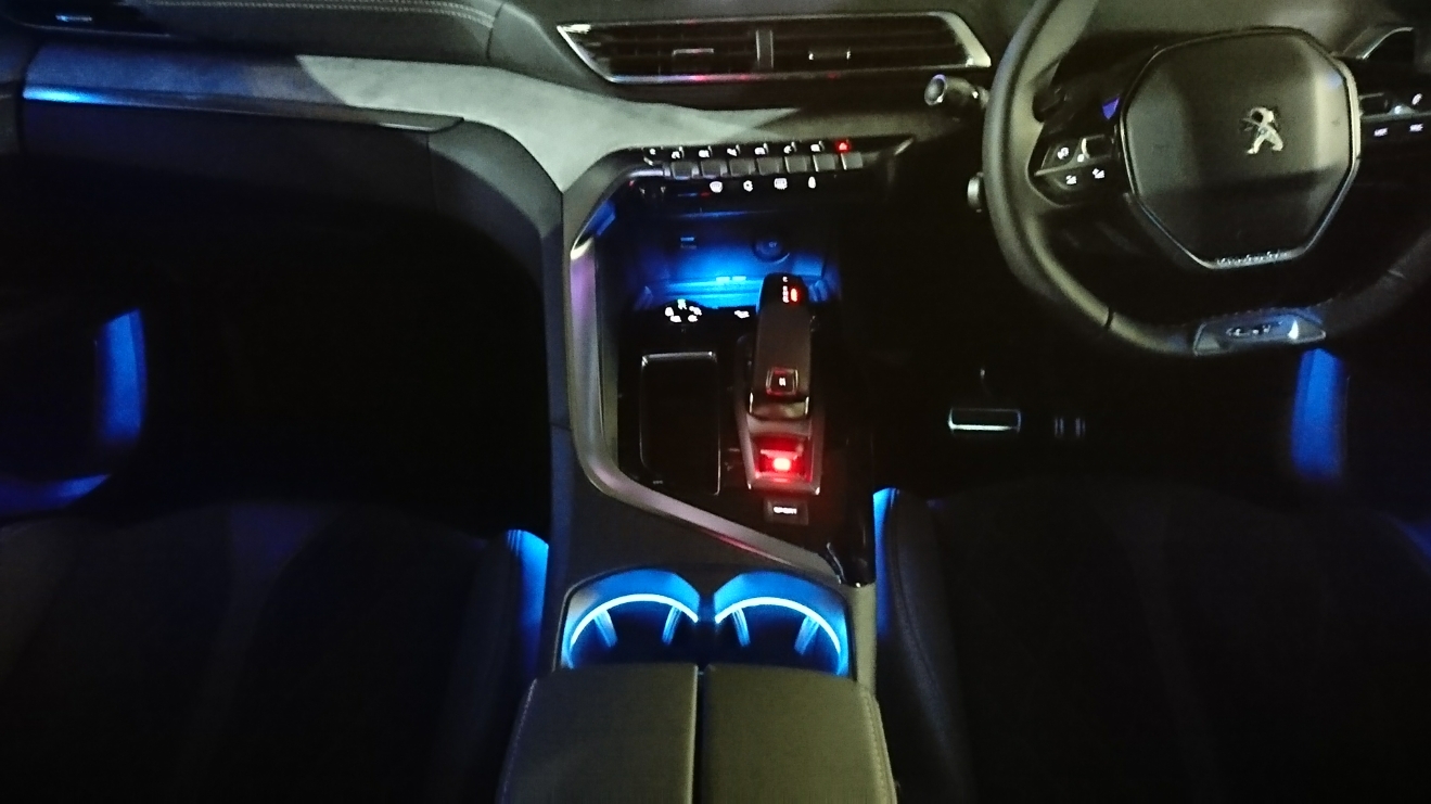 New3008/New5008の夜・・・