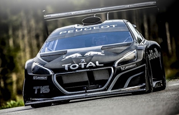 プジョー千里店に新たな展示車が加わりました。