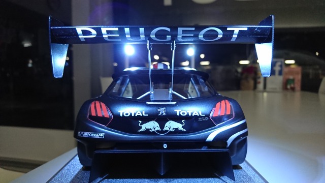 プジョー千里店に新たな展示車が加わりました。