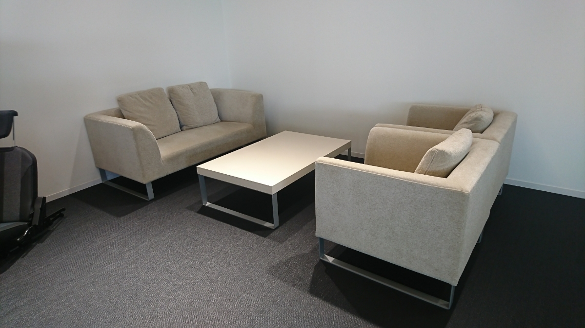 プジョー千里店仮店舗はこんなところ!!