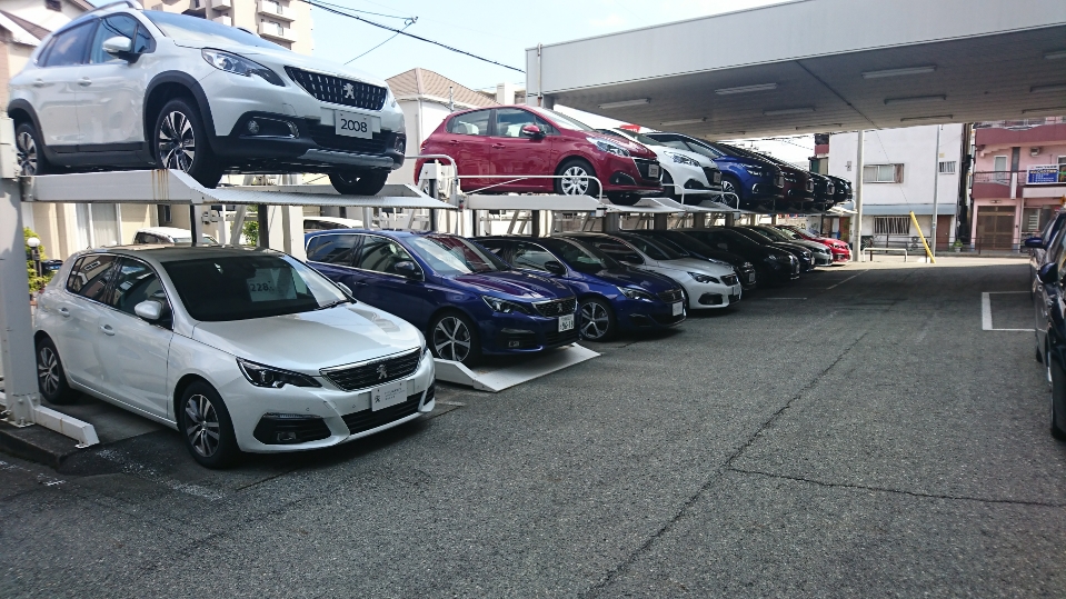 プジョー千里店仮店舗はこんなところ!!
