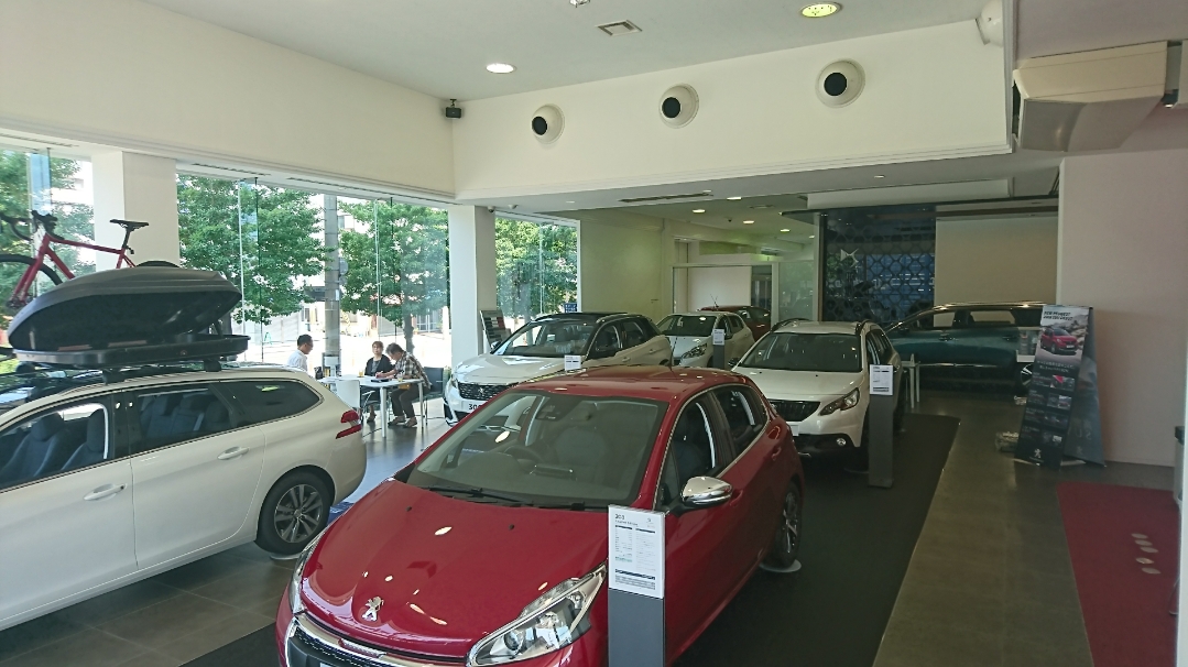 プジョー千里店仮店舗はこんなところ!!