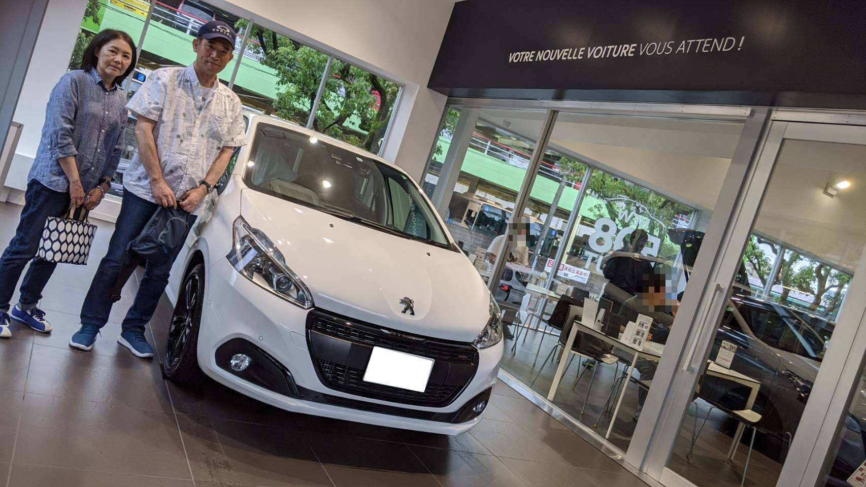 208GT LINE Black PackEDITION（ビアンカホワイト）ご納車