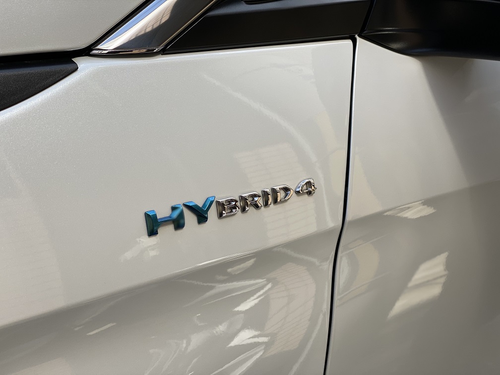 PEUGEOT 3008 GT HYBRID4 LEATHER PACKAGE