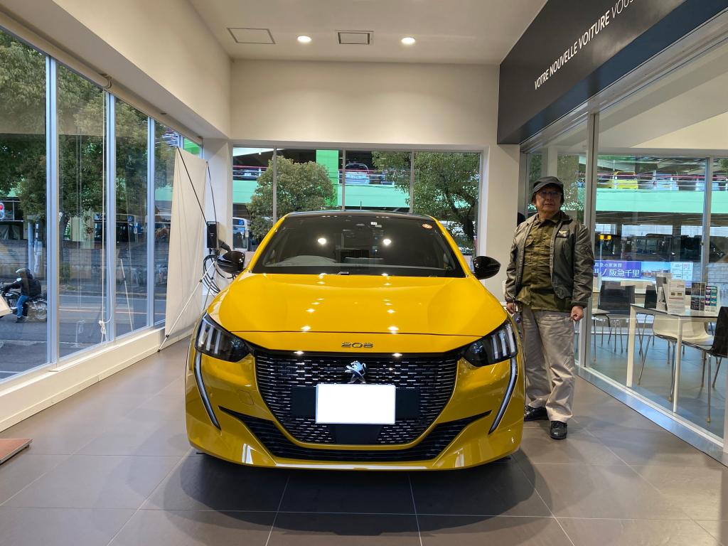 PEUGEOT 208 GT 