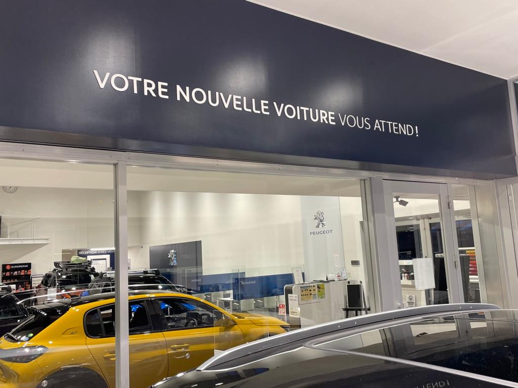 VOTRE NOUVELLE VOITURE VOUS ATTEND!