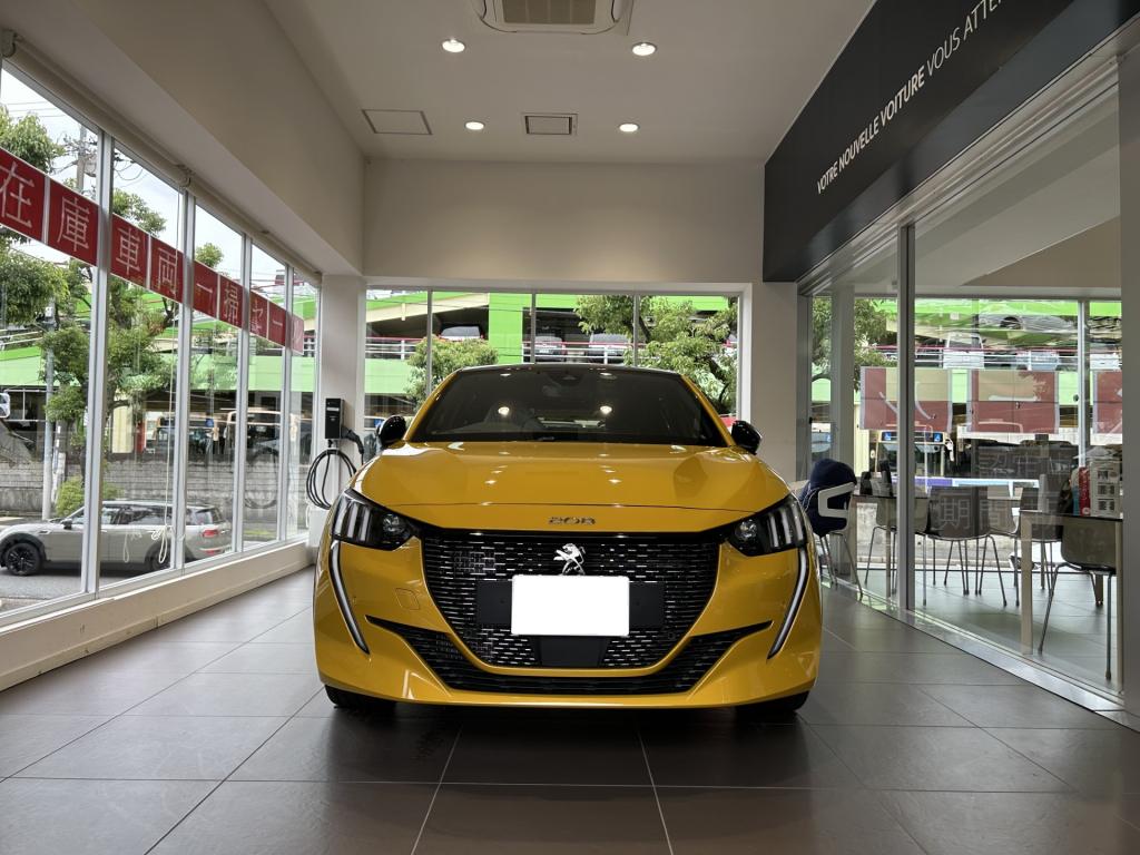 PEUGEOT 208 GT 